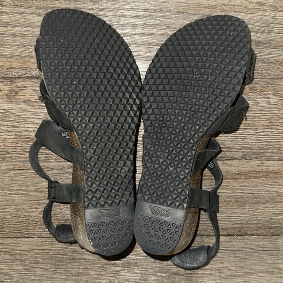 Teva Mahonia Wedge Cross Strap Sandals - Picture 8 of 9